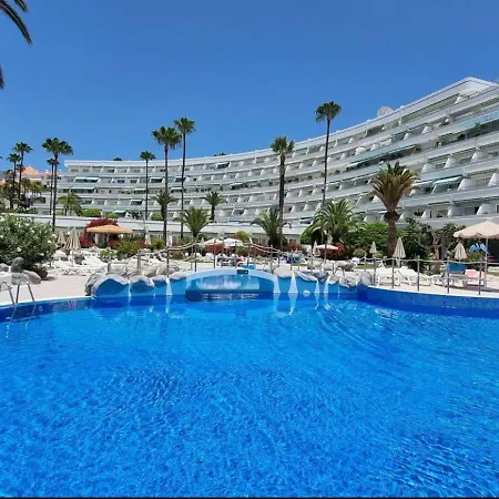 Altamira Family El Duque * אדחה